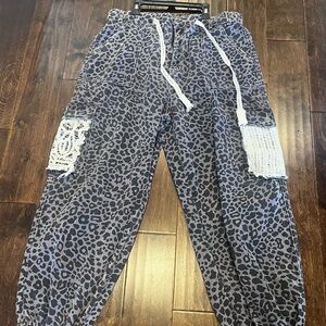 POL Purple Animal Print Cargo Joggers Size Large